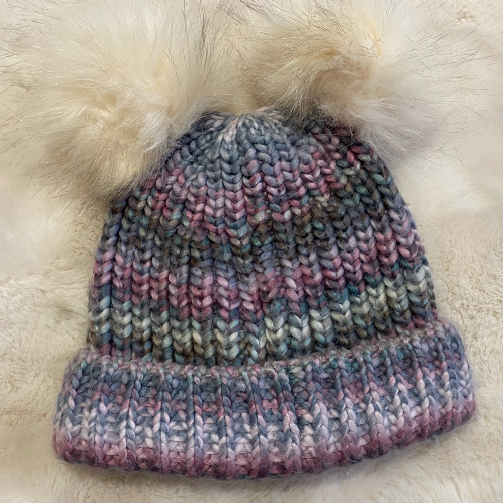 GAP Gray and Cream Knitted Pom-Pom Hat